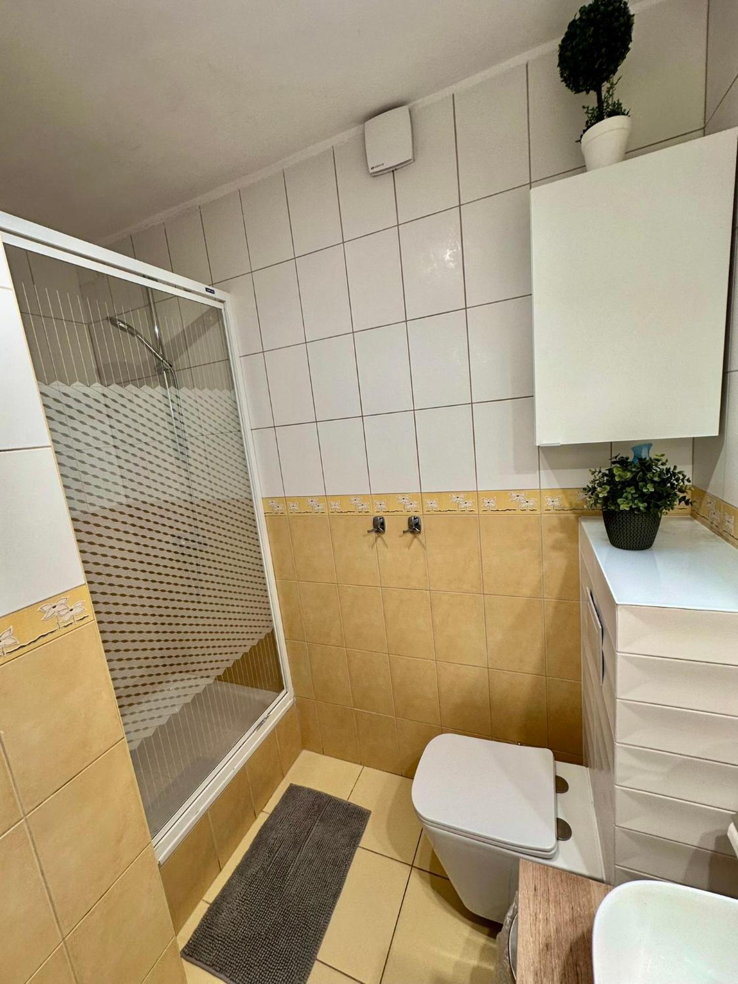 Pod Papugami - Komfortowe Pokoje Z Widokiem Na Rzeke Leba Exterior photo